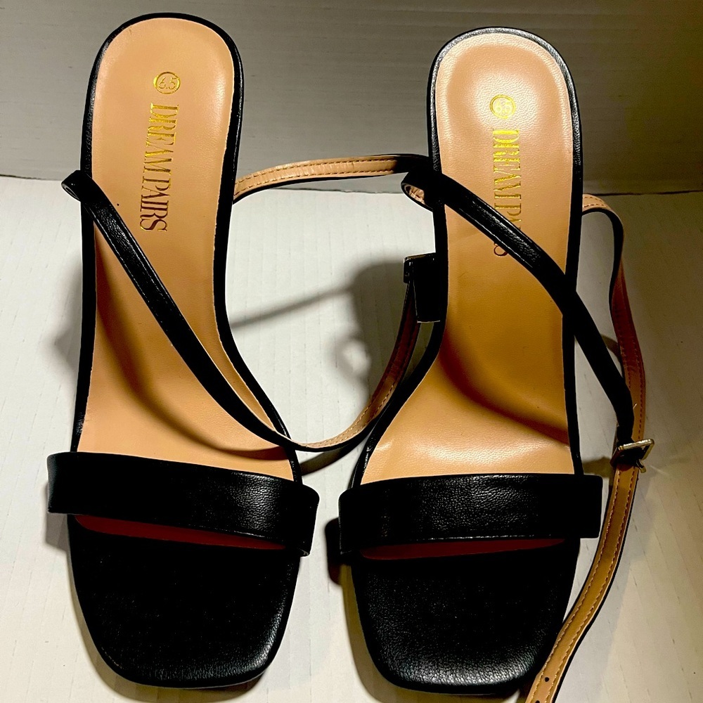 Dreampairs size 6.5 black high heels 3”. New without tags